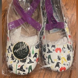 NIB 5/6 Hocus Pocus Kids Shoes